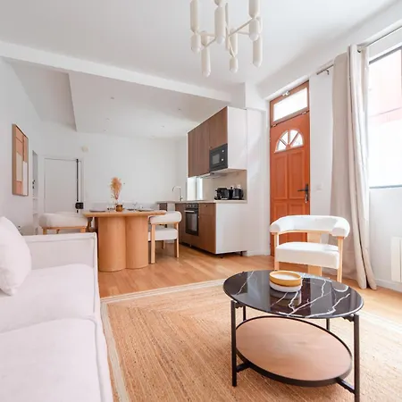 Amazing With Cinema Apartment Paris