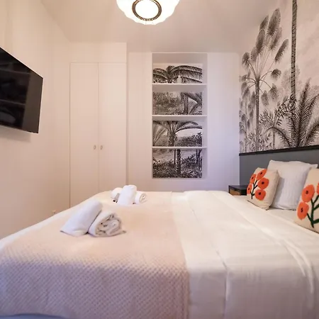 Amazing With Cinema Apartment